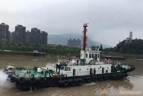 长江内河顶推拖轮图片，展现技术与力量的完美结合