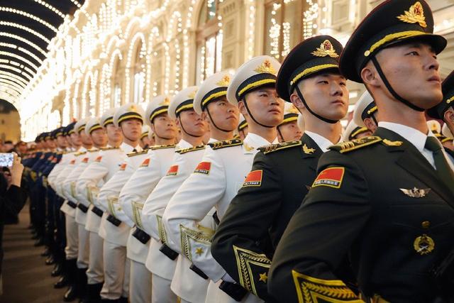 中国仪仗兵待遇，荣誉与责任的体现