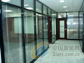 铝合金中空玻璃门，现代建筑的优雅之选