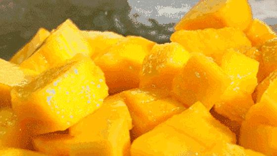 探索芒果益力多饮料的世界，图片与描述