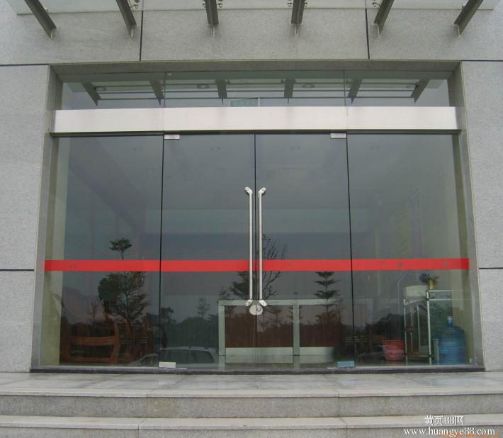 探究著名玻璃门厂商代理之路，品质、信誉与服务的三重奏