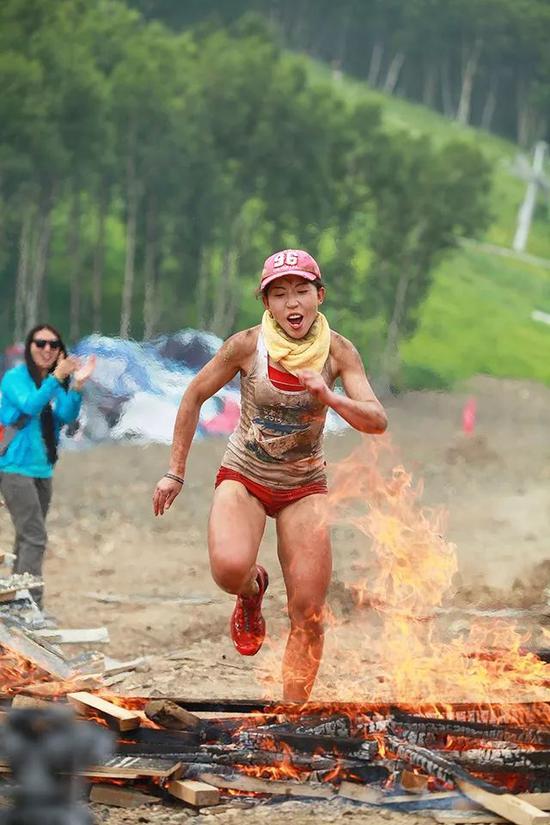 越野跑女神珊瑚，坚韧与美丽的独特魅力