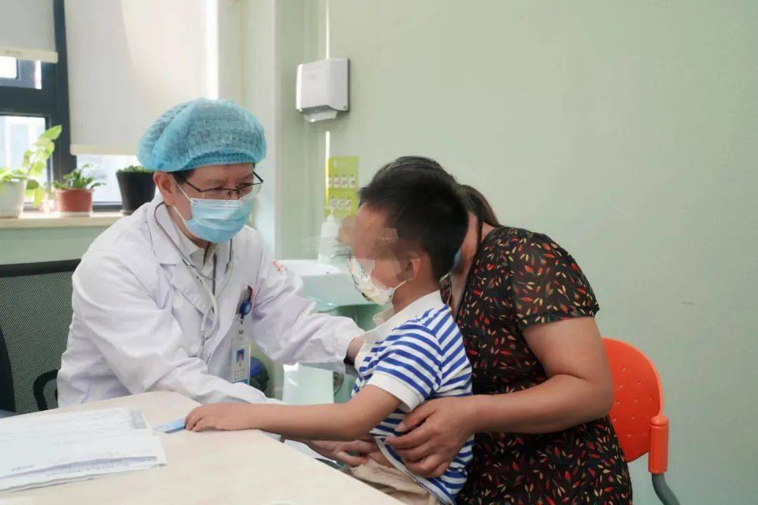 全国肠道儿科专家，守护儿童肠道健康的守护者