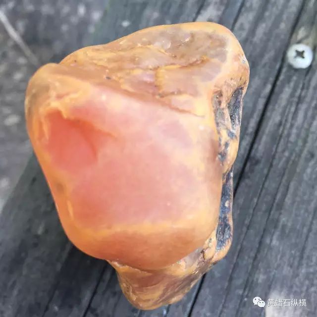 探索自然之美，木纹的黄蜡石图片
