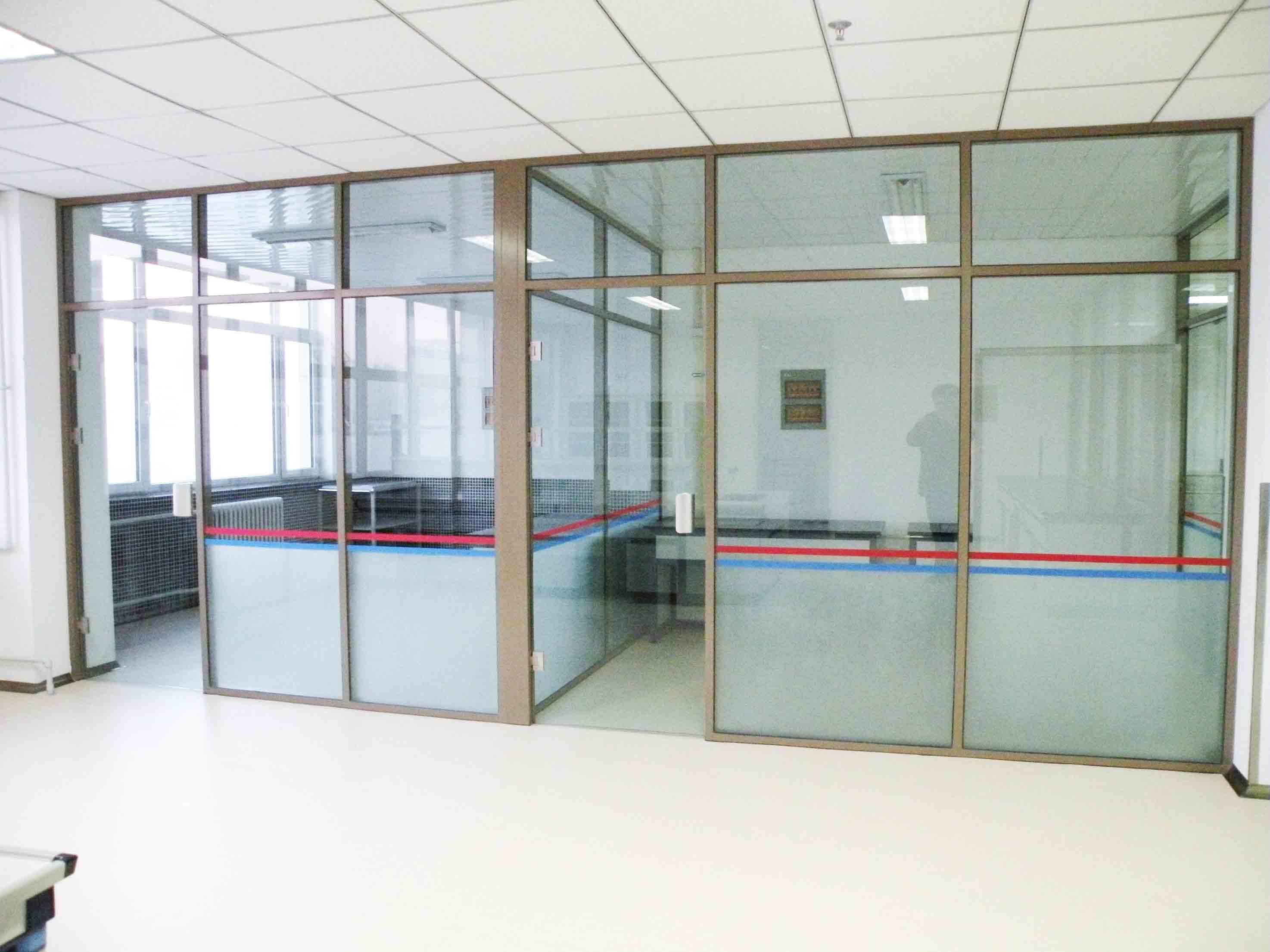 建材市场中的玻璃门，多样应用与未来趋势