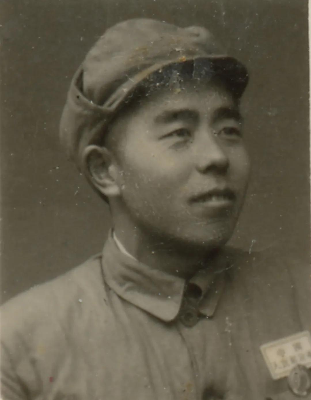 俄伞兵刀，传承与荣耀的象征