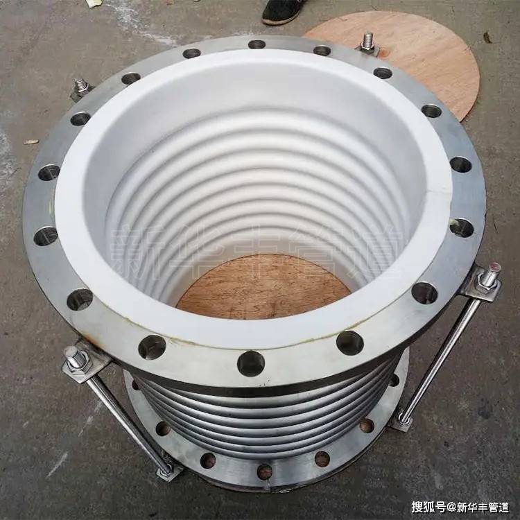 金属法兰伸缩软连接，在管道系统中的关键应用与优势