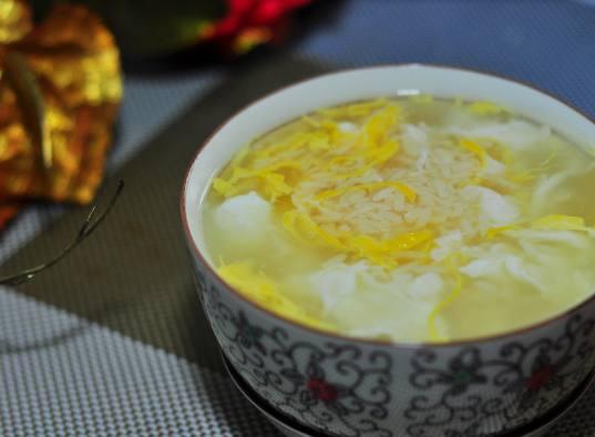 酒酿蛋花与哺乳期的乳汁分泌，一种传统饮食方法的研究