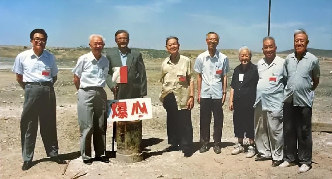 如何辨别真假眼镜，从多个维度识别真伪，保障您的视力健康