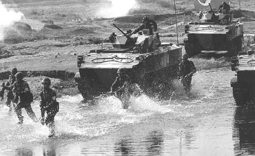 伞兵战车与阿富汗，现代军事变革中的关键角色