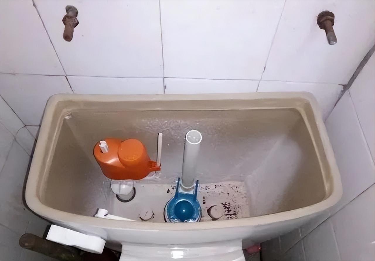 水箱漏水图标，识别与应对的关键要素