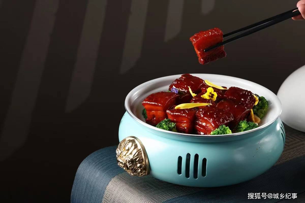 特色创新菜与一本书，美食与知识的完美结合