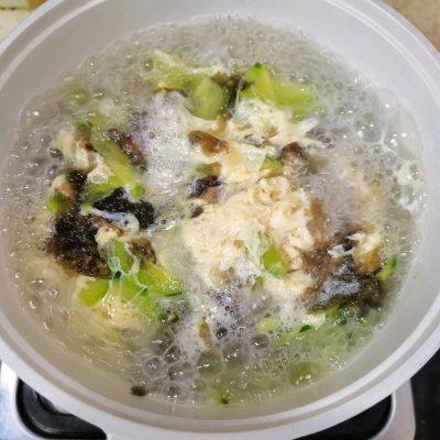 黄瓜紫菜蛋花汤，一道家常美味汤品的做法